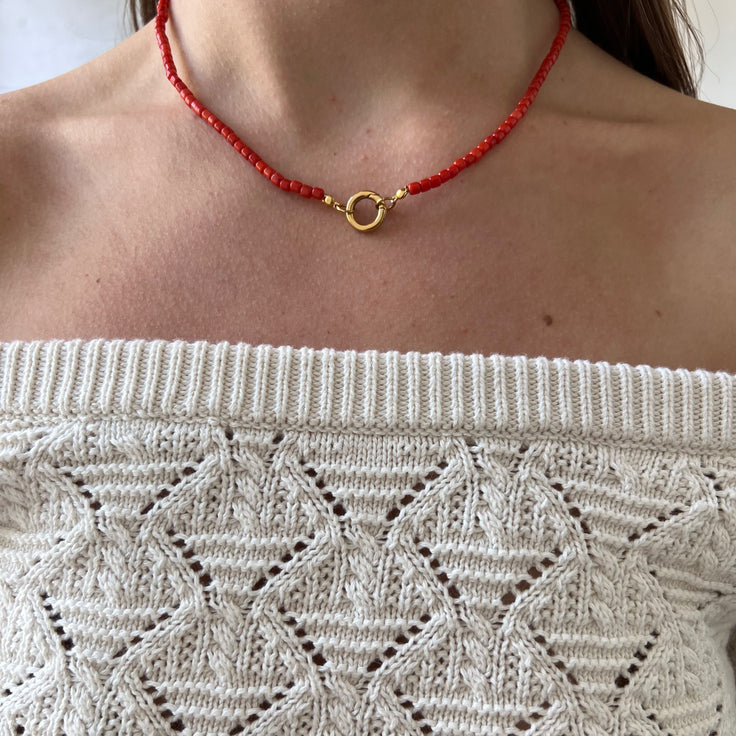 Basis Choker mit rotem Würfel