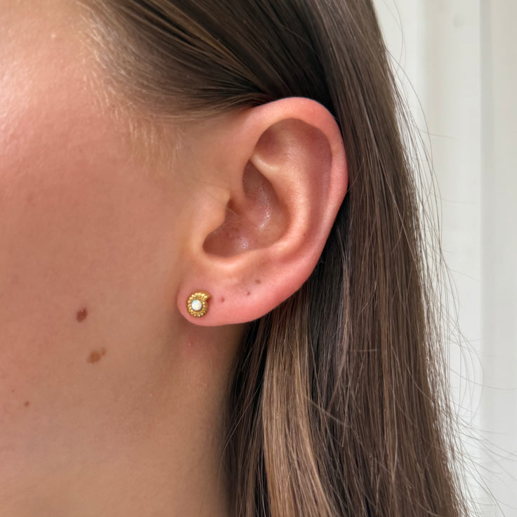 Ohrstecker Opal Mondmuschel