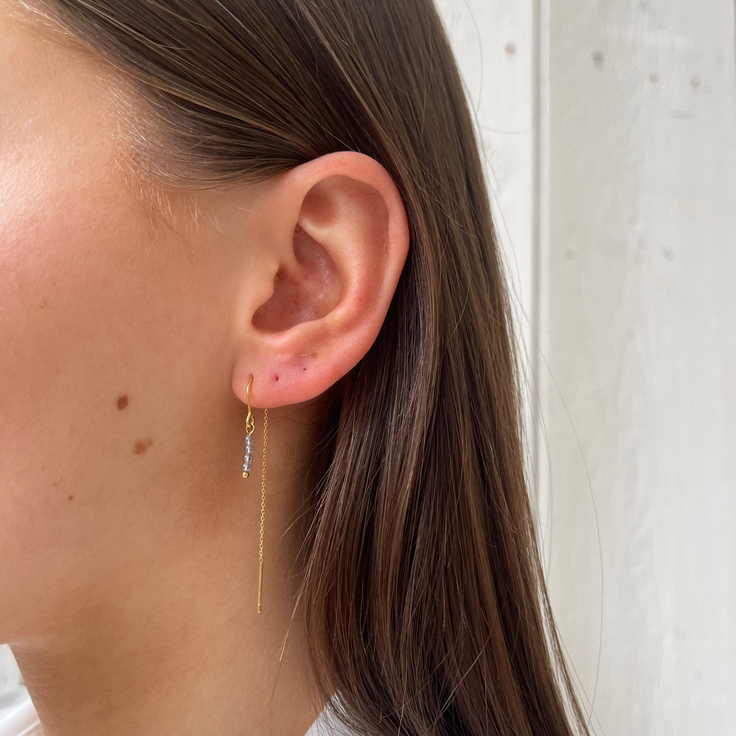 Lange Kette blauer Perlen