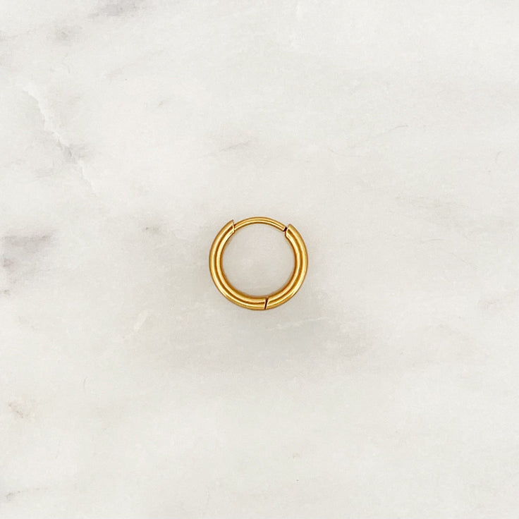 Base Tiny Huggie Hoop - ByNouck Jewelry