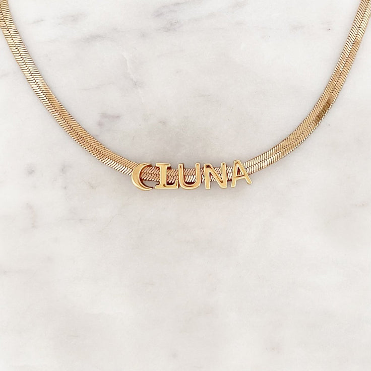 Flat Name Necklace Moon - ByNouck Jewelry
